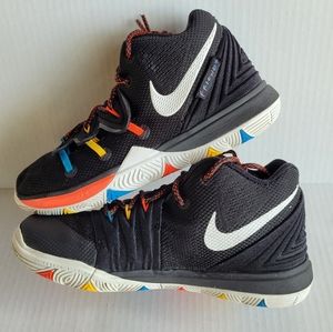Nike Kyrie 5 GS 'Friends' Youth3